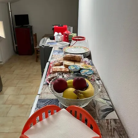 לינה וארוחת בוקר Da Simone *